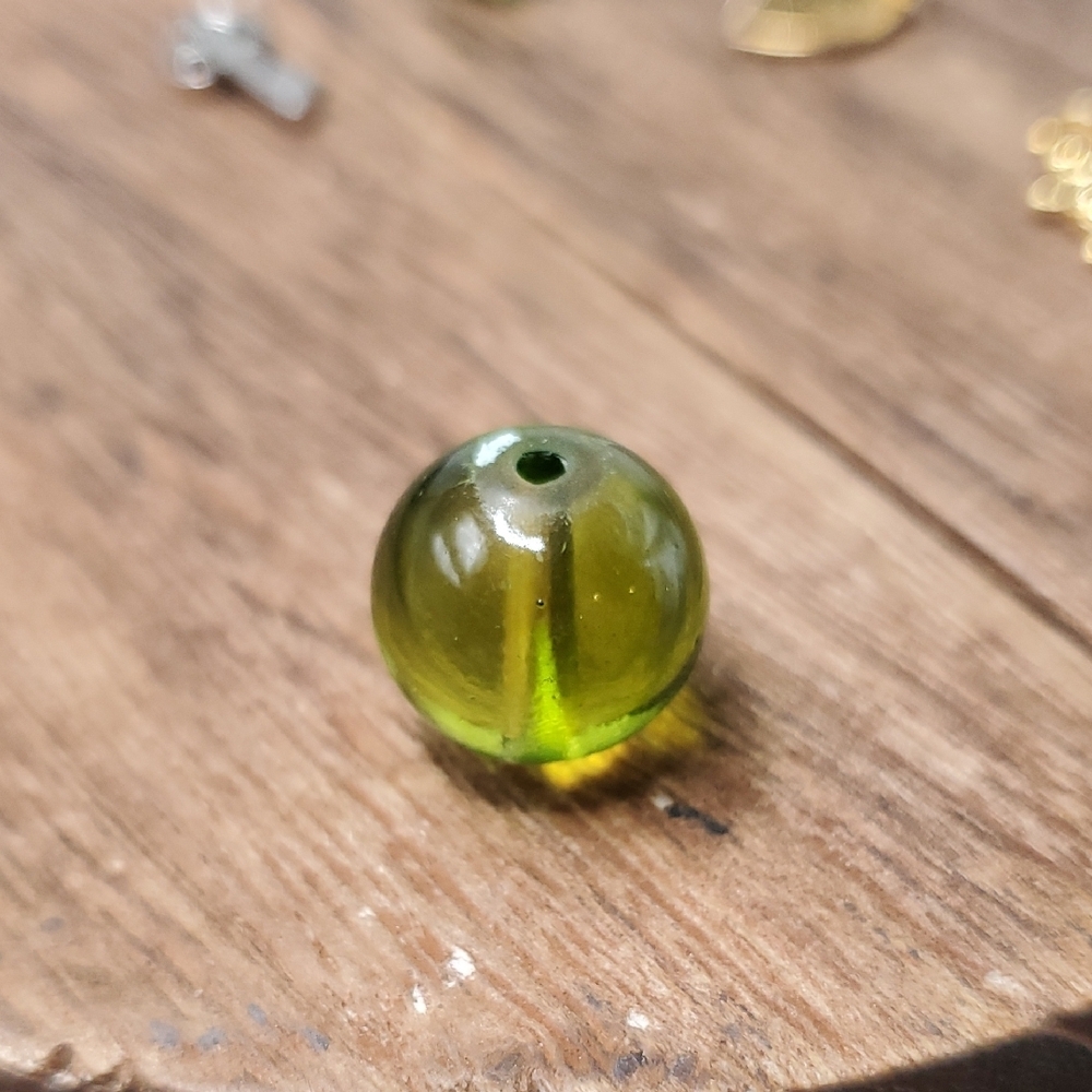P280 Marbled‎ Artisan Glass Peridot Green Charm